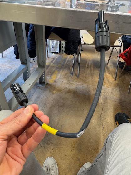 Defektes Kabel um Isolationsfehler zu simulieren