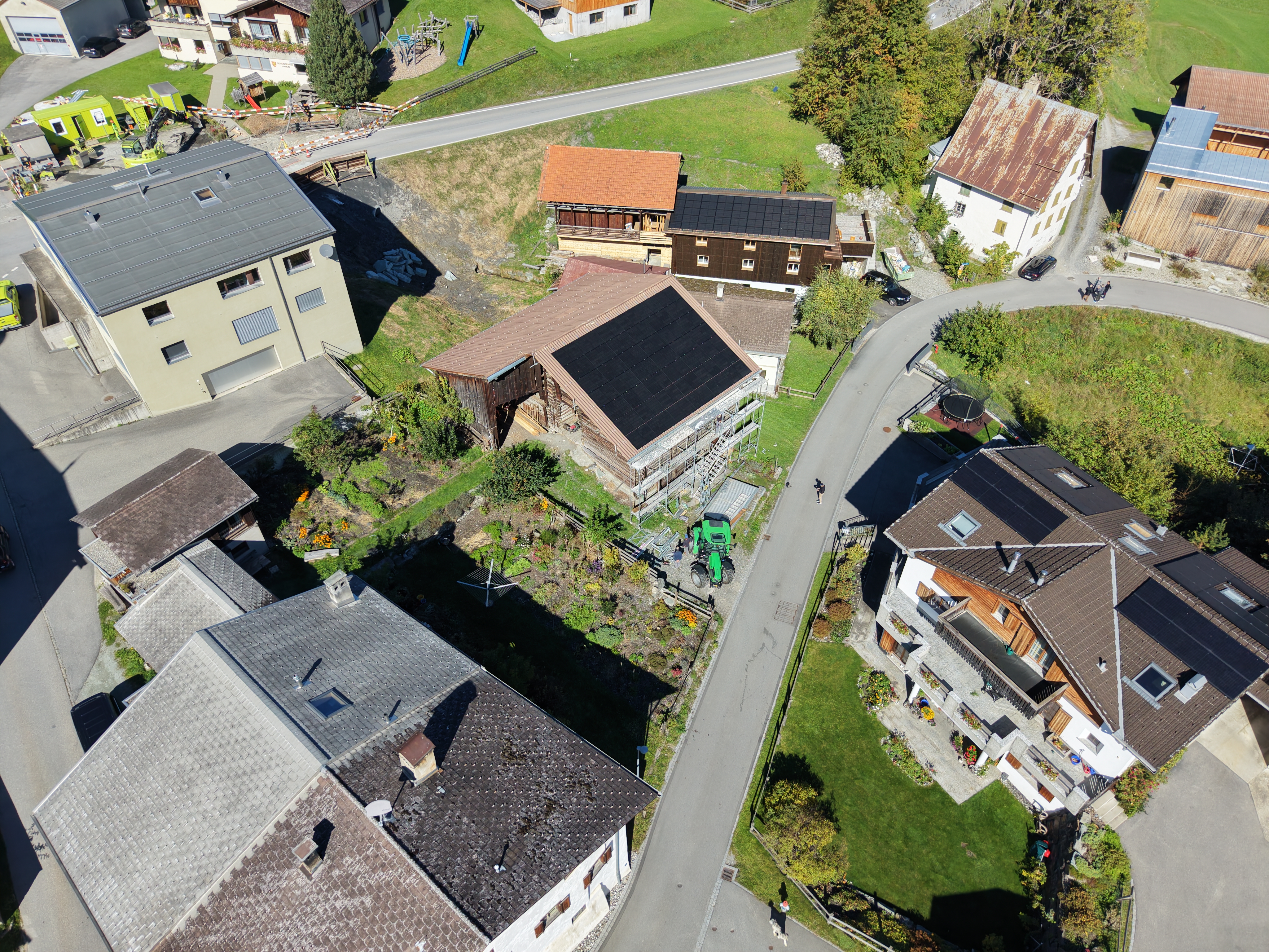 PV Anlage auf Stall in Urmein